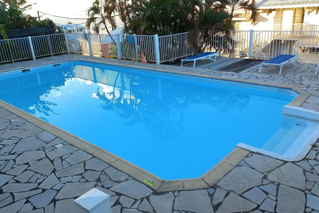 Appartement Avec Piscine Proche De La Mer 莱特鲁瓦西莱 外观 照片